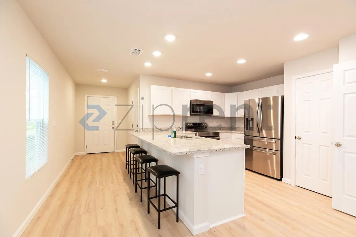 Cedarhurst — Photo 4