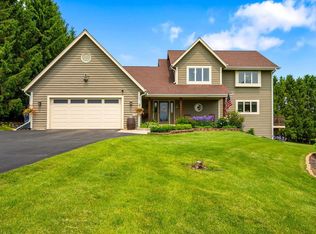 N86W31686 Kilbourne Rd, Hartland, WI 53029