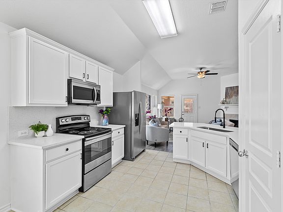 4th image of 2701 Enchanted Eve Dr