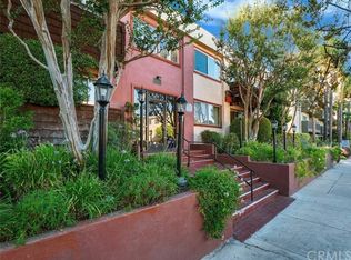 5403 Newcastle Ave APT 2, Encino, CA 91316