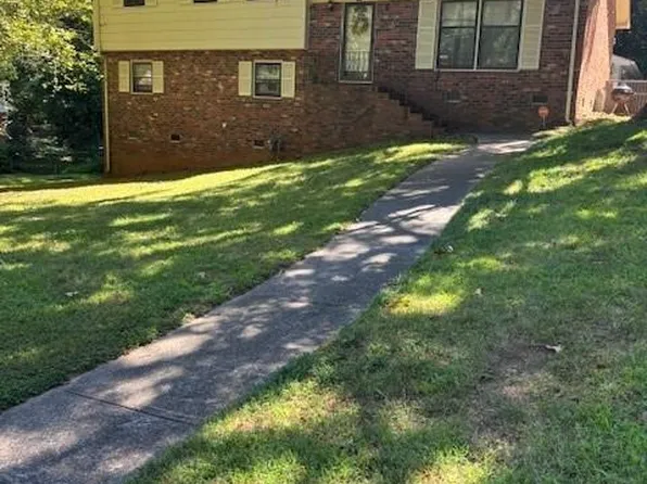 931 Pineborough Rd, Charlotte, NC 28212