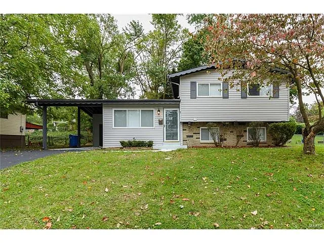 5 Trinity Ln photo 1