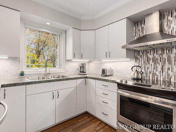 4th image of 2742 Wildridge Ct NE
