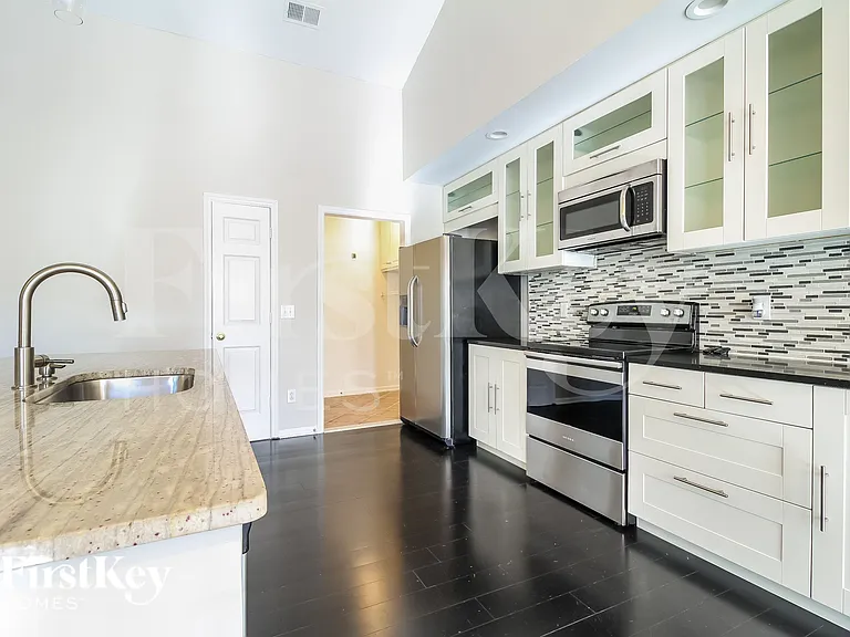 3904 Melco Ct — Photo 5