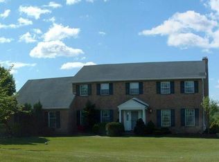 2770 Bridle Path St, Slatington, PA 18080