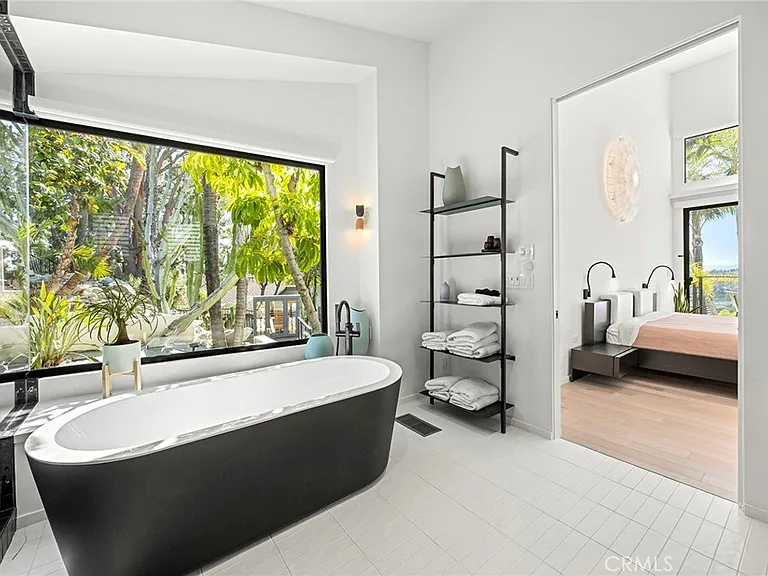 275 S Owens Dr — Photo 21