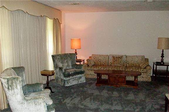 3rd image of 15918 Pebble Bend Dr