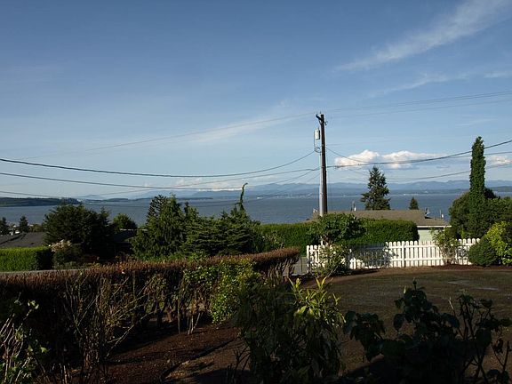 2nd image of 1478 S East Camano Dr