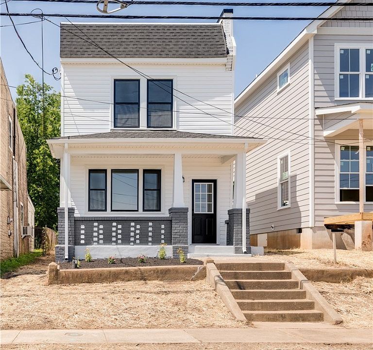 1st image of 217 E 15th St