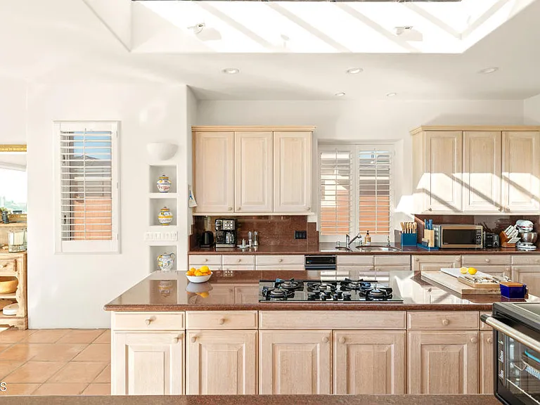 1571 Mandalay Beach Rd — Photo 42