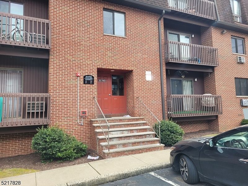 1st image of 740 Mill St #E1