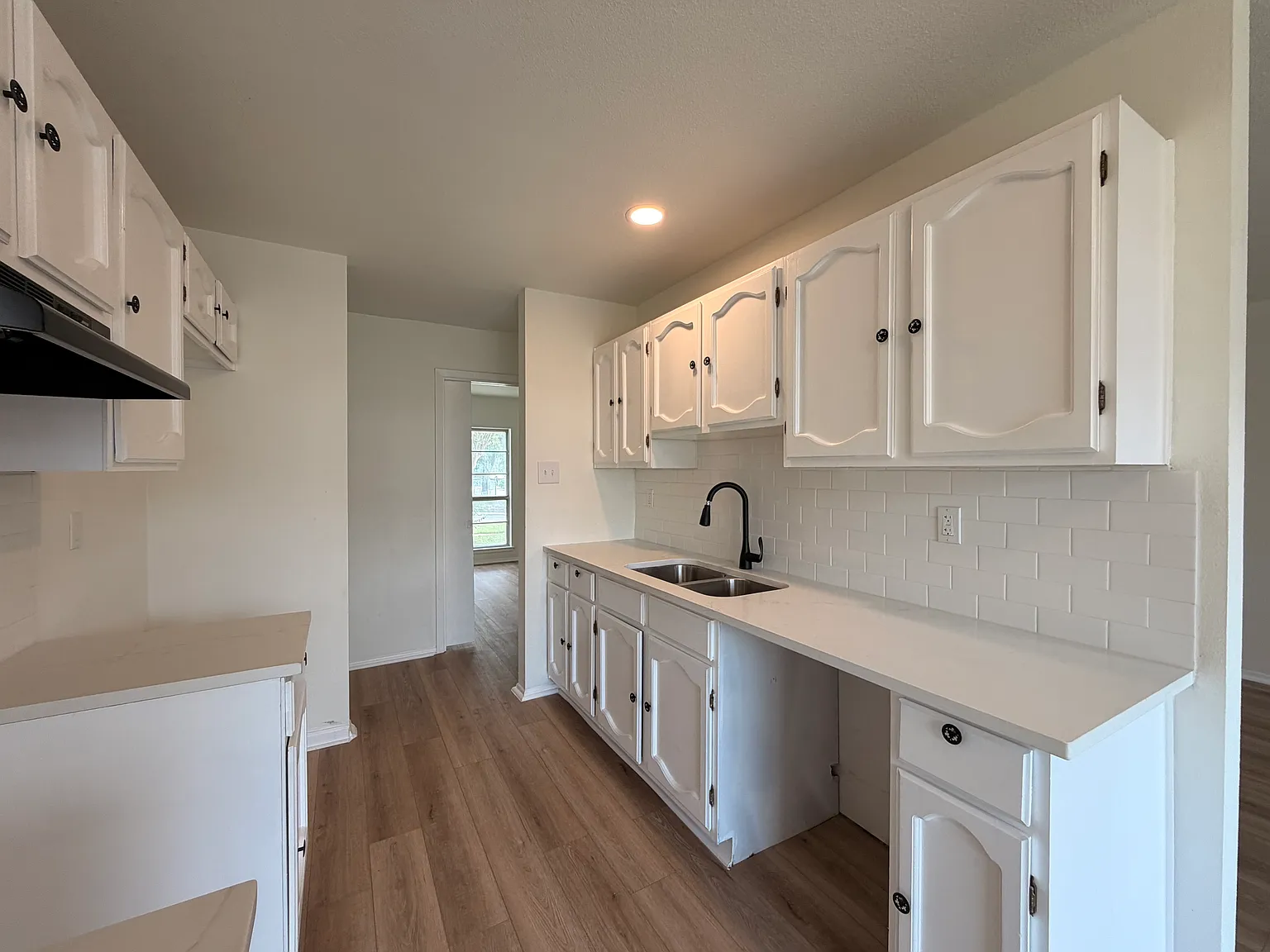3 bed, 1360 sqft, $1,695 — Photo 2