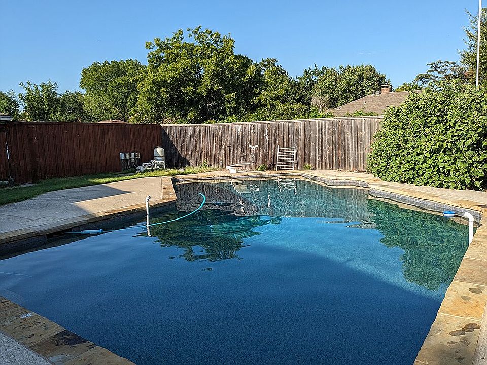 2nd image of 124 Deann Ln