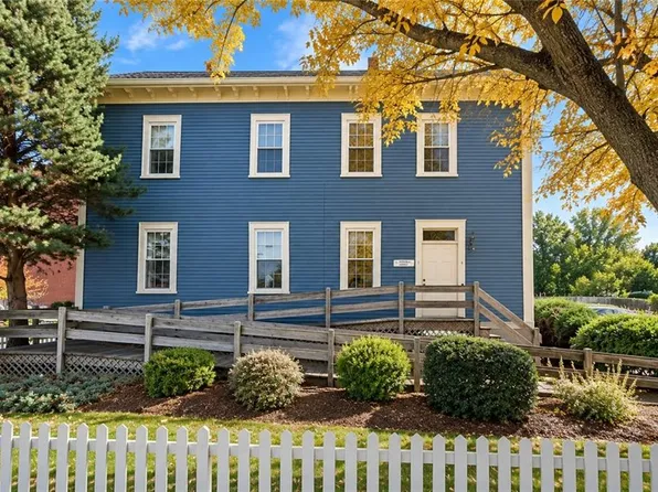 1 Grove Ave, East Providence, RI 02914