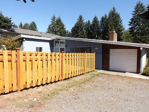 3rd image of 812 Camano Ave
