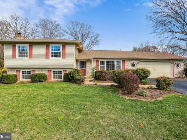 17605 Wheat Fall Dr, Rockville, MD 20855