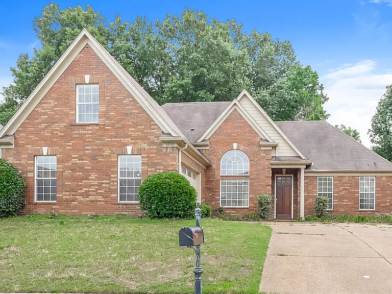 9555 Morning Shadow Dr — Photo 1