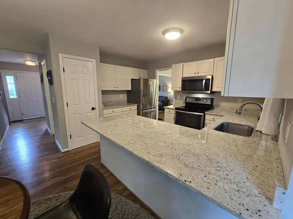 42 Charleston Ct — Photo 4