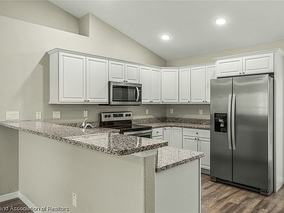 2nd image of 2368 N Huntington Rd