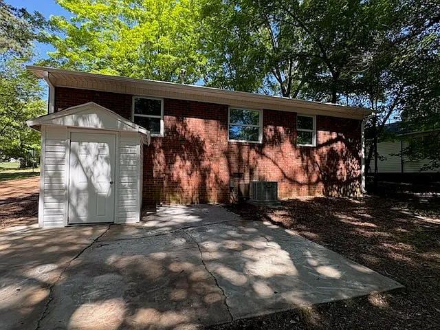 408 Wilson St — Photo 5