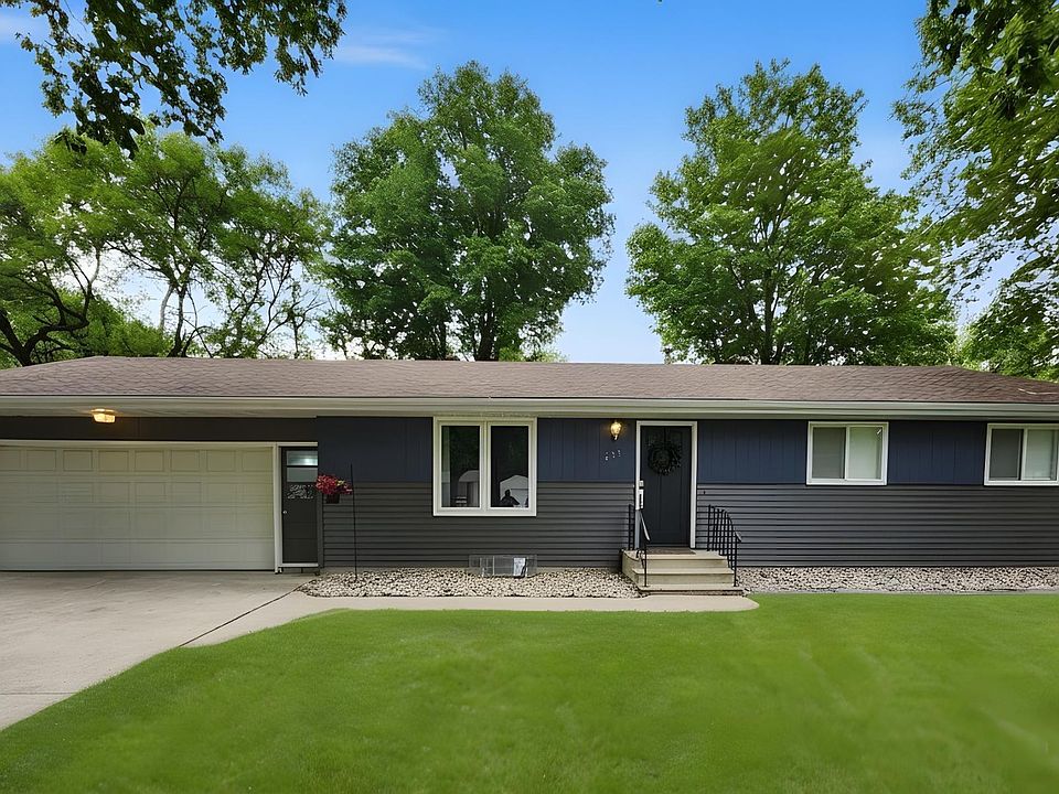 1st image of 231 Allan Ave