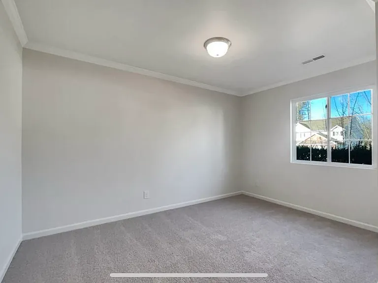 107 Walnut Crossing Dr — Photo 6