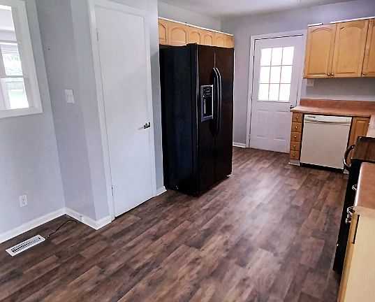 4th image of 311 Cartwright Dr