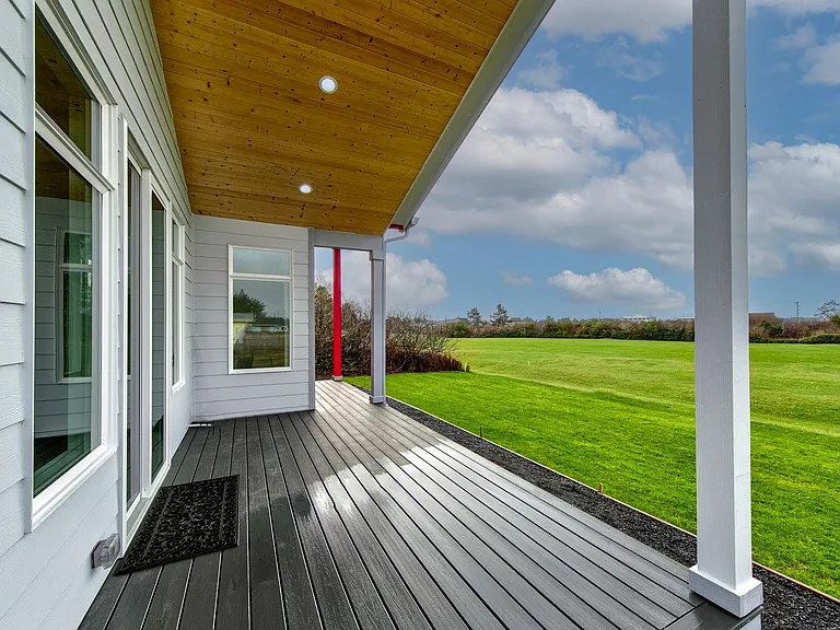 514 Canal Dr NE — Photo 4