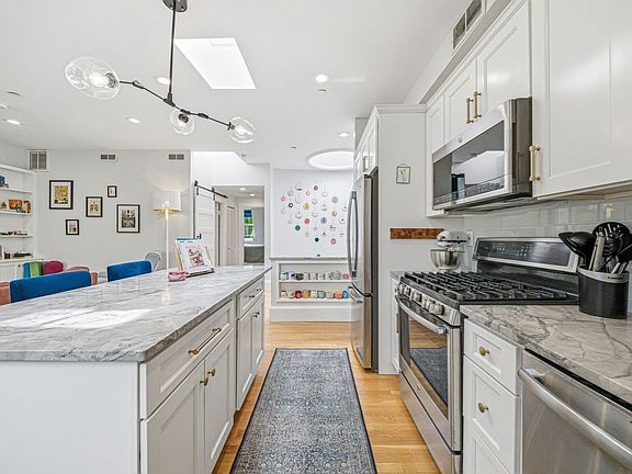 5th image of 25 Worcester Sq APT 5
