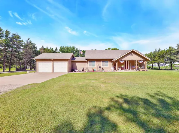 737 E 2nd Ave, Cheney, KS 67025