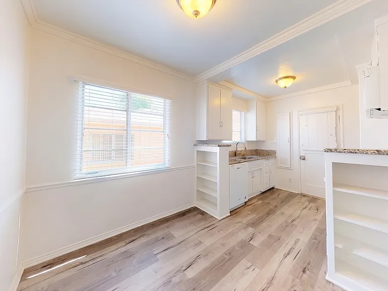 1136-1160 N. El Centro Ave — Photo 14