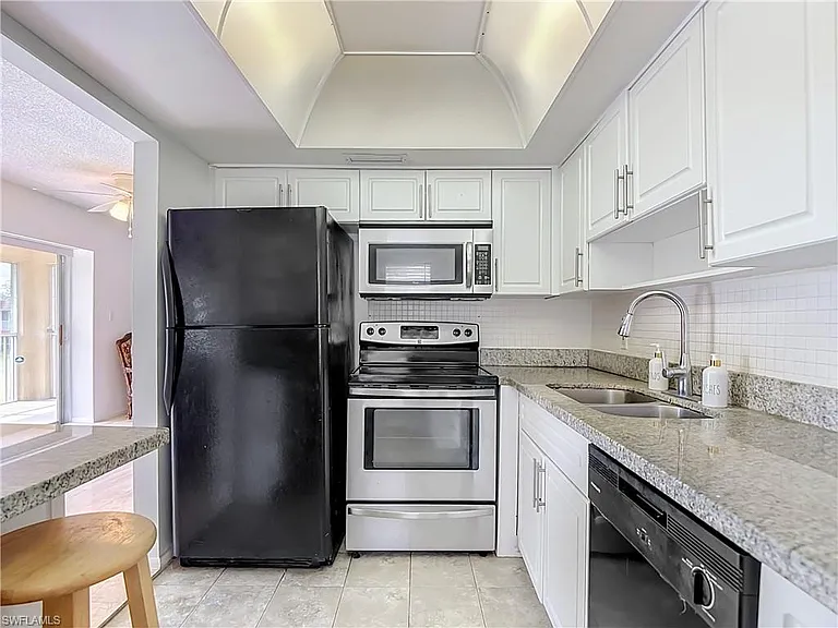 1400 Pompei Ln #6 — Photo 11