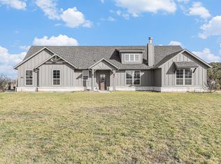 1035 Northern Oaks Ct, Springtown, TX 76082