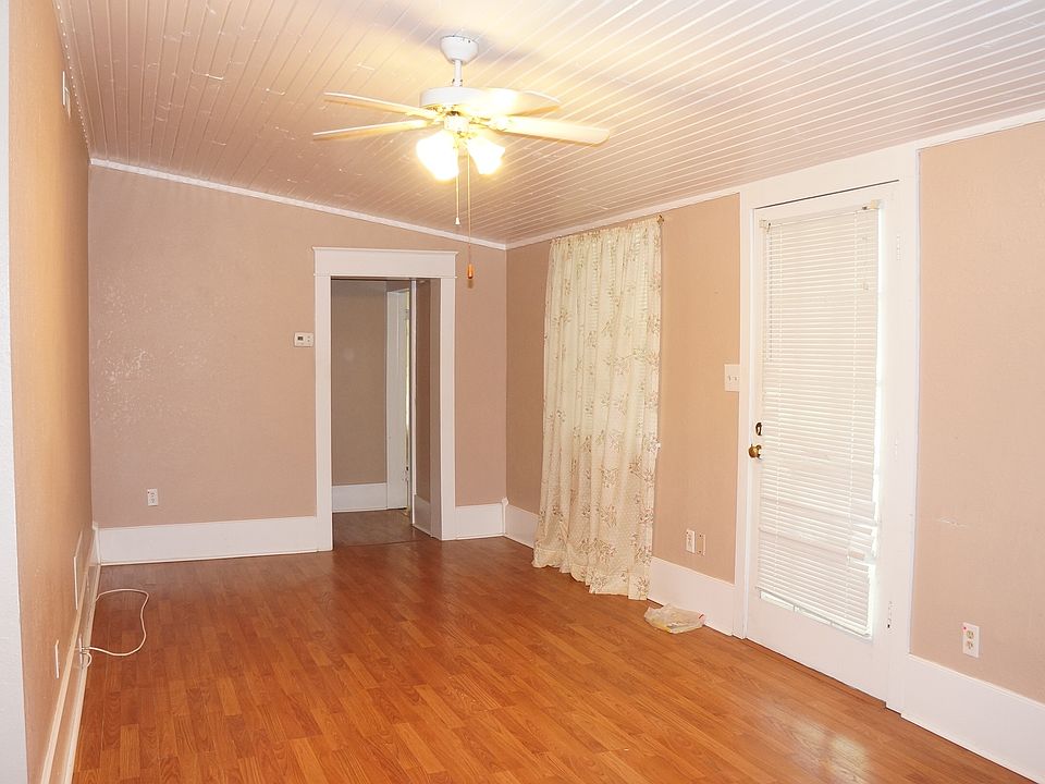 2nd image of 602 S Muskogee Ave