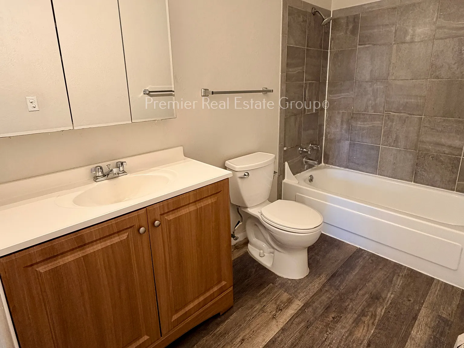 2 bed, 730 sqft, $950 — Photo 3