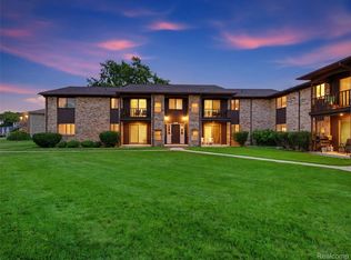 270 E Thirteen Mile Rd APT 34, Madison Heights, MI 48071