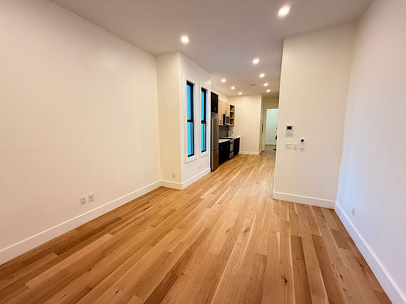 5th image of 50 Grace St #39E