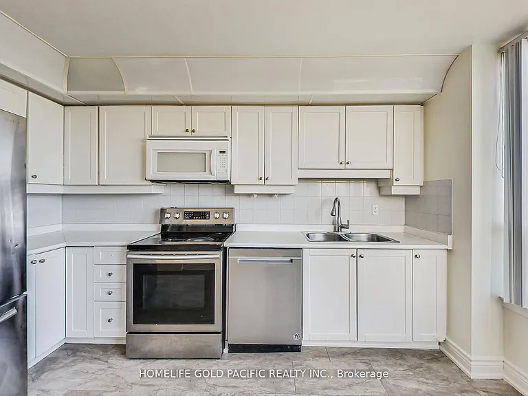 88 Corporate Dr #1604 — Photo 11