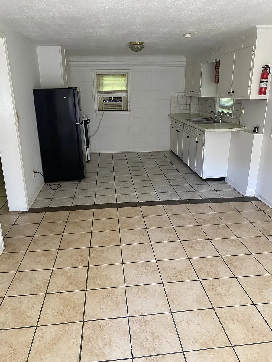 Building Photo - 217 Deerfield Dr #5