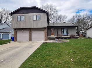 4623 Redbud Ct, Decatur, IL 62526