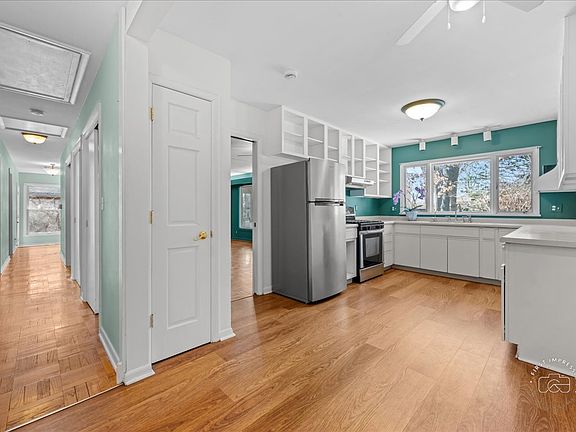 5th image of 337 Republic Rd