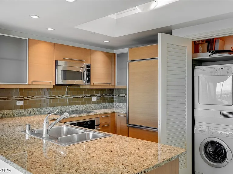 322 Karen Ave #2705 — Photo 9