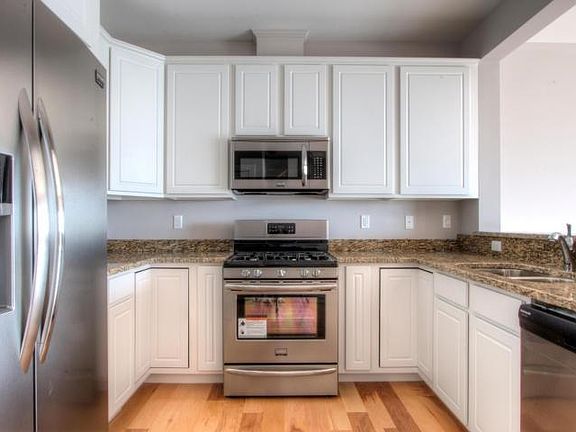 3rd image of 1150 Park Dr Unit 904