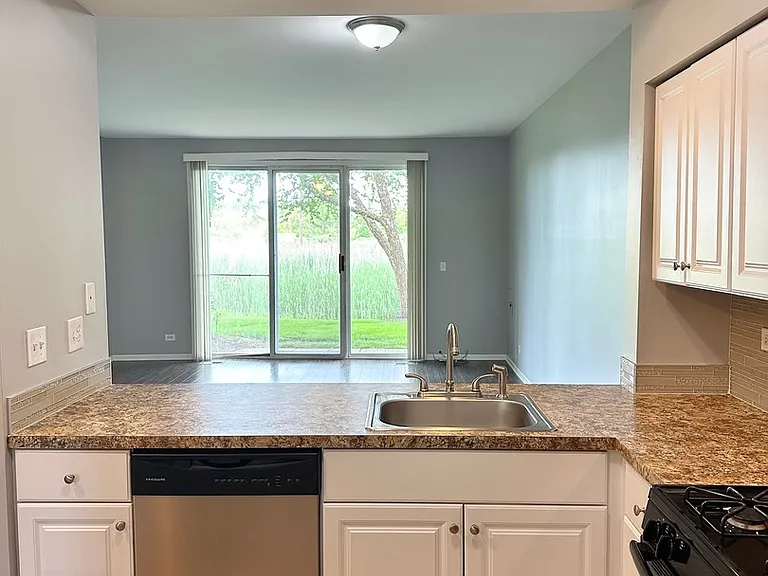 83 Polaris Dr — Photo 2