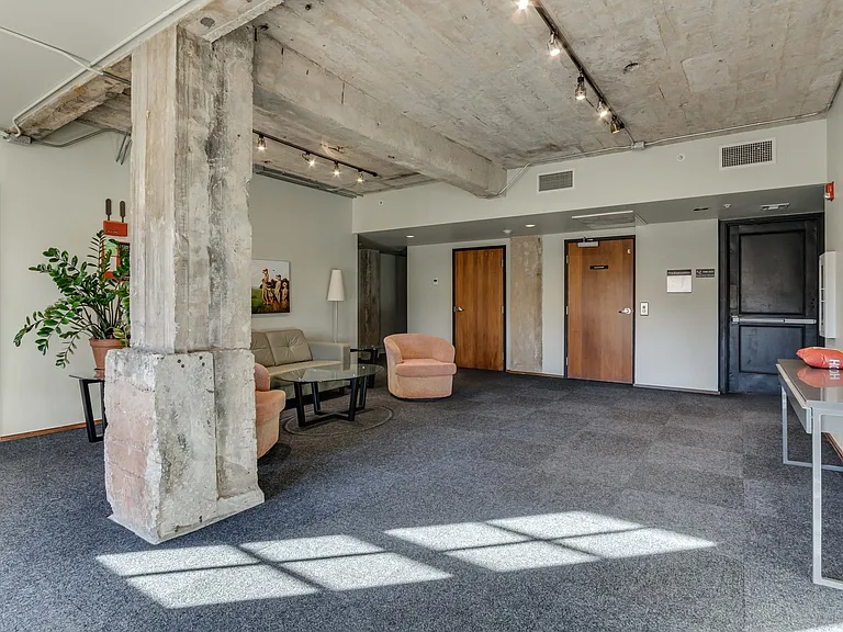 1209 N Harvey Ave #102 — Photo 37