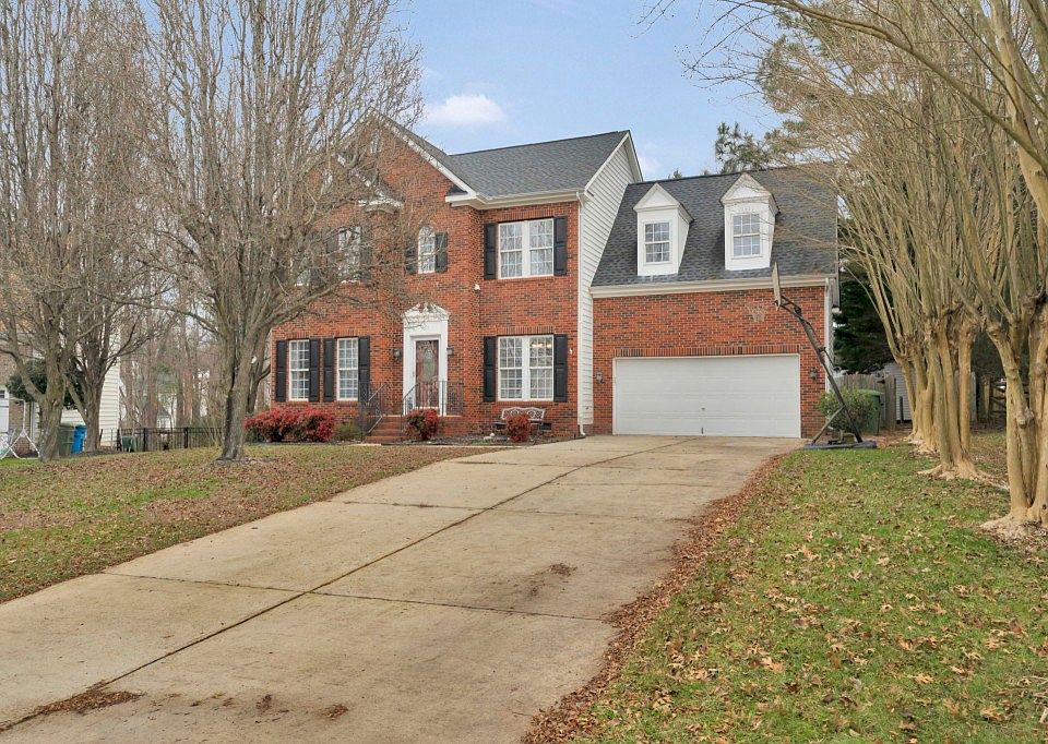 1st image of 102 Knob Hill Ct