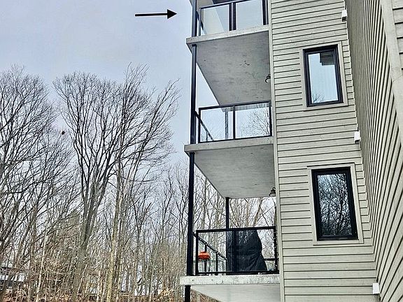 5th image of 11 B Salt Dock Rd #402