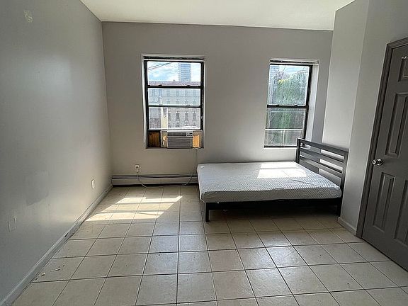2nd image of 582 W 183rd St APT 4R