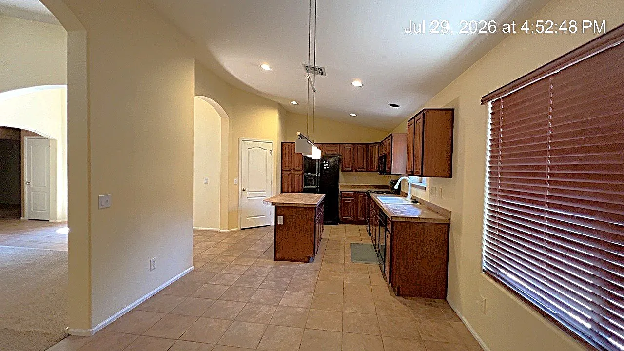 3 bed, 1862 sqft, $2,000 — Photo 2