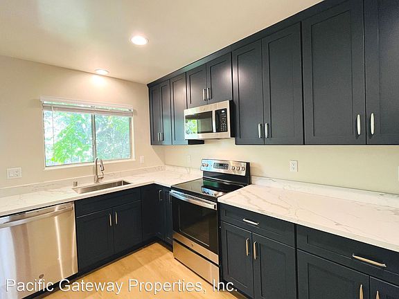 2nd image of 2422 McKinley Ave